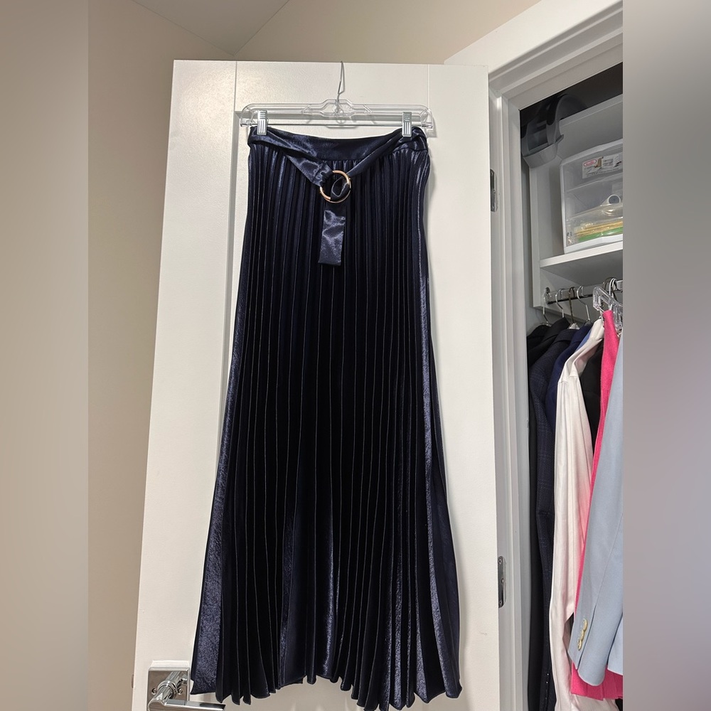 SANDRO - Picture 2 of 2